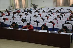 加強(qiáng)職業(yè)考試     提高工作能力 益和熱力公司對一線員工進(jìn)行熱力知識(shí)考試